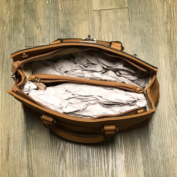 Handbag - Picture 3 of 4